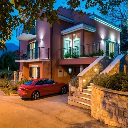 Anita Вилла Груда